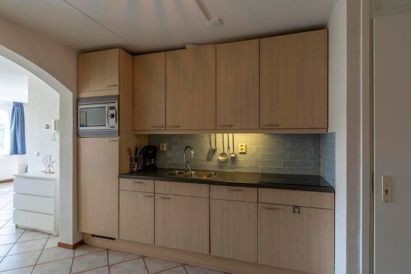 Keuken - Appartement in Callantsoog met Duinzicht in Callantsoog (5)