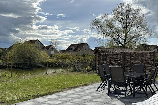 Terras - Bungalow in Breskens bij Strand en Vuurtoren in Breskens (5)