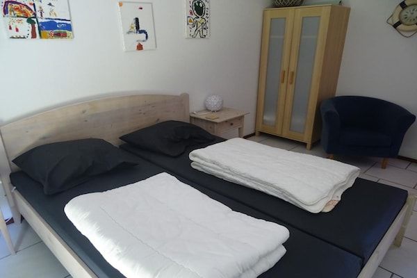 Slaapkamer - Gezins- en huisdiervriendelijke ontsnapping in Breskens (4)