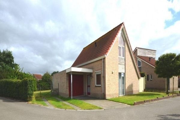 Buitenkant - Bungalow in Breskens bij het Strand in Breskens (1)