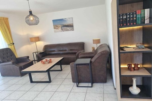 Woonkamer - Eco-retraite aan zee in Breskens (2)