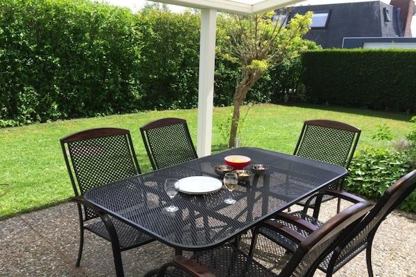 Eetkamer - Vakantiehuis in Breskens bij Strand in Breskens (2)