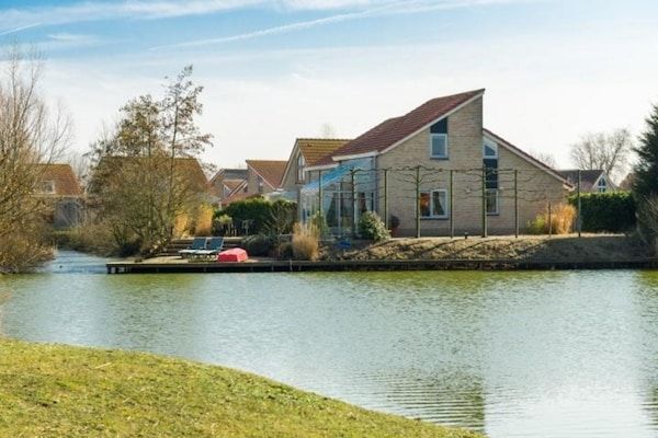 Buitenkant - Bungalow in Zeeland aan het water in Breskens (1)