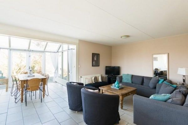 Woonkamer - Bungalow in Zeeland aan het water in Breskens (2)