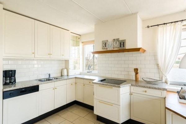 Keuken - Bungalow in Zeeland aan het water in Breskens (4)