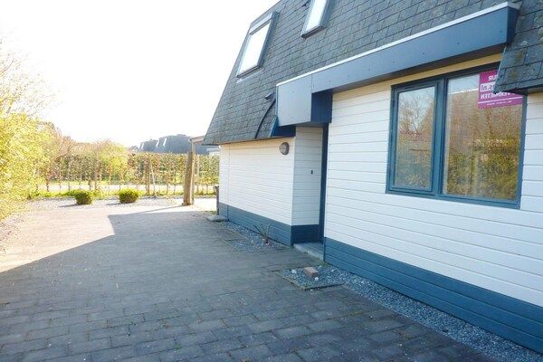 Buitenkant - Zonovergoten vakantiehuis aan zee in Breskens (1)