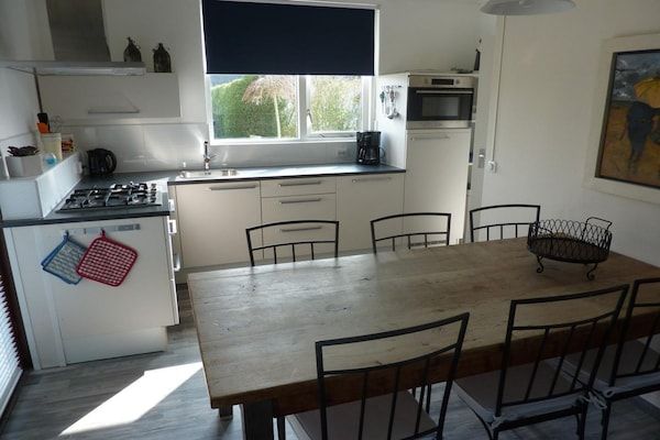 Eetkamer - Zonovergoten vakantiehuis aan zee in Breskens (3)