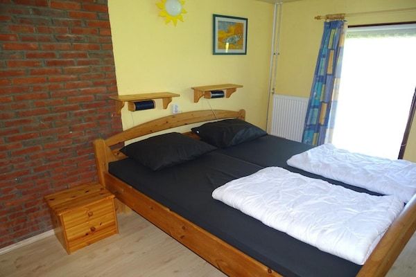 Slaapkamer - Vakantiehuis Breskens bij Zee in Breskens (5)