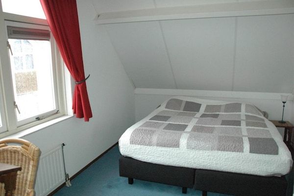 Slaapkamer - Huis in Breskens bij het Strand in Breskens (3)