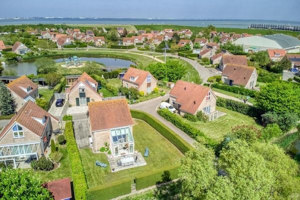Buitenkant - Huis in Breskens bij het Strand in Breskens (1)