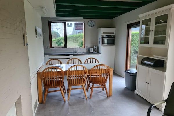 Eetkamer - Huis in Breskens bij stranden in Breskens (3)