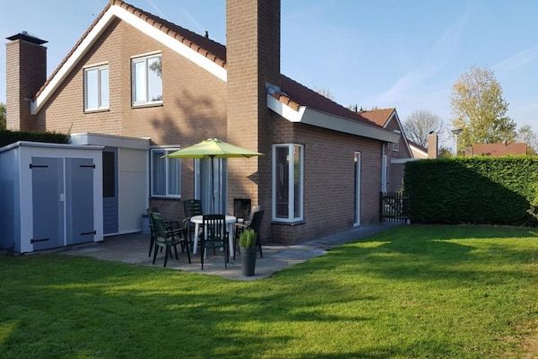Tuin - Huis in Breskens bij Strand en Vuurtoren in Breskens (1)