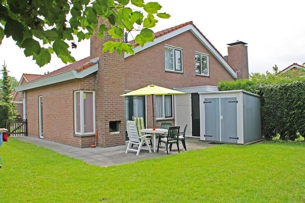 Terras - Huis in Breskens bij Strand en Vuurtoren in Breskens (1)