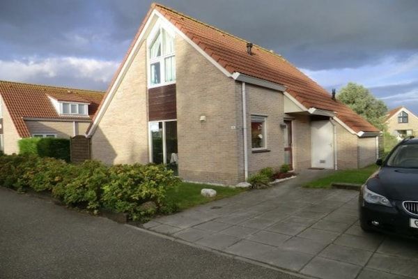 Buitenkant - Bungalow in Breskens bij het Strand in Breskens (1)