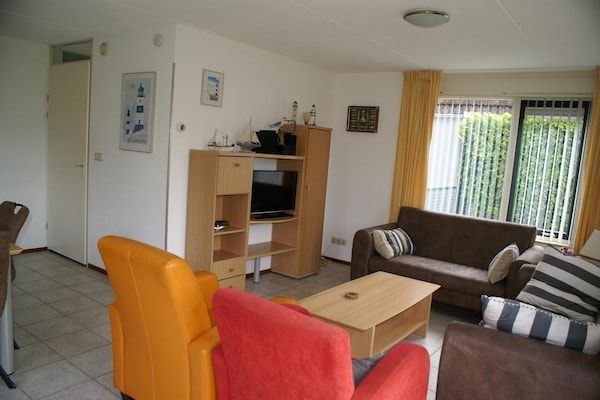 Woonkamer - Huis in Breskens bij stranden in Breskens (2)