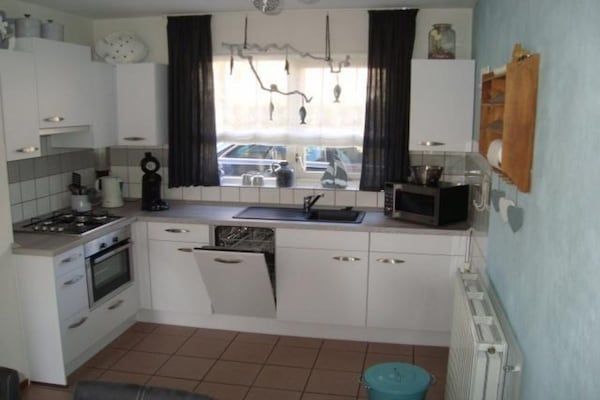 Keuken - Bungalow in Breskens bij het Strand in Breskens (4)