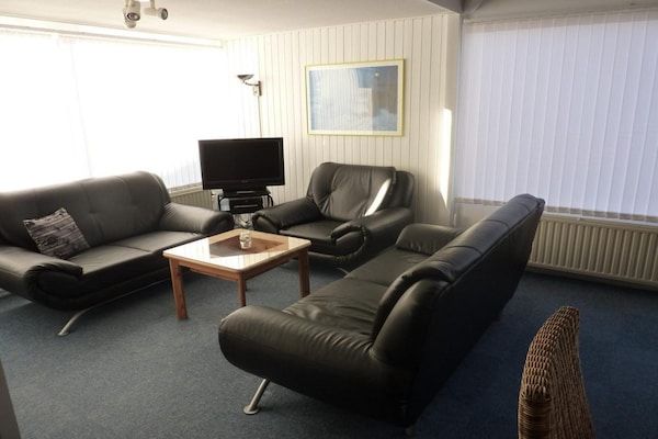 Woonkamer - Vakantiehuis in Breskens bij het strand in Breskens (2)