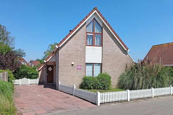 Buitenkant - Bungalow in Breskens bij Vuurtoren & Strand in Breskens (1)