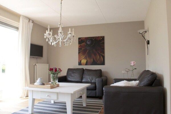 Woonkamer - Bungalow in Breskens bij het Strand in Breskens (1)