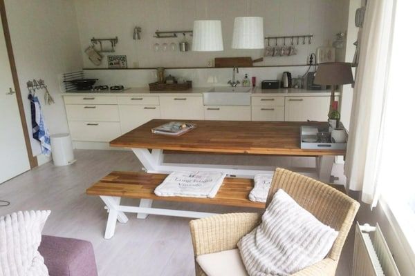 Keuken - Duinrooswoning met terras in Breskens (2)