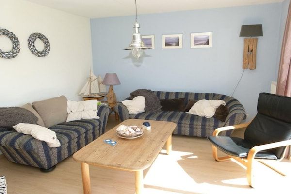 Woonkamer - Ruime woning bij Dunes in Breskens (2)
