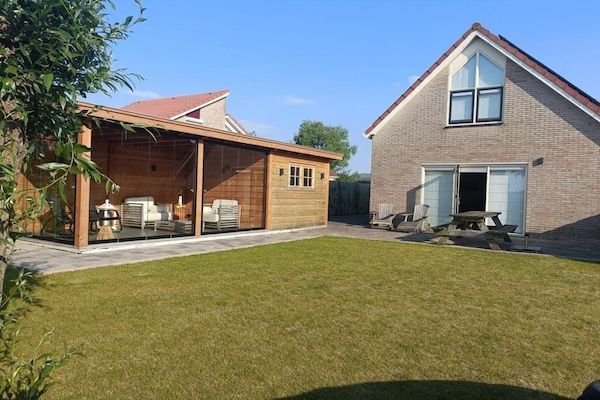 Buitenkant - Ruime woning bij Dunes in Breskens (1)