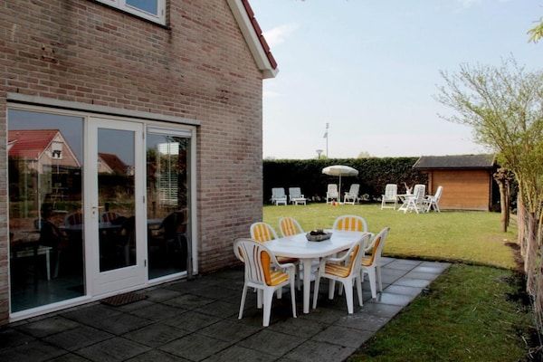 Terras - Bungalow in Breskens bij Strand en Vuurtoren in Breskens (4)