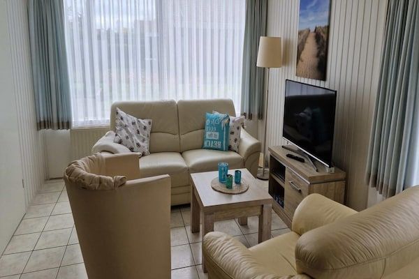 Woonkamer - Gezellig comfortabel huisje in Breskens (2)