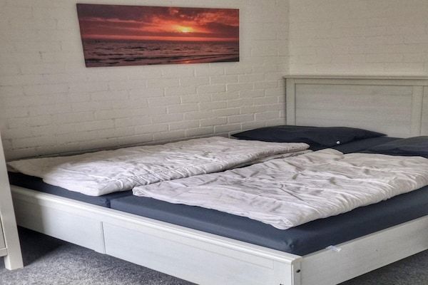 Slaapkamer - Gezellig comfortabel huisje in Breskens (4)