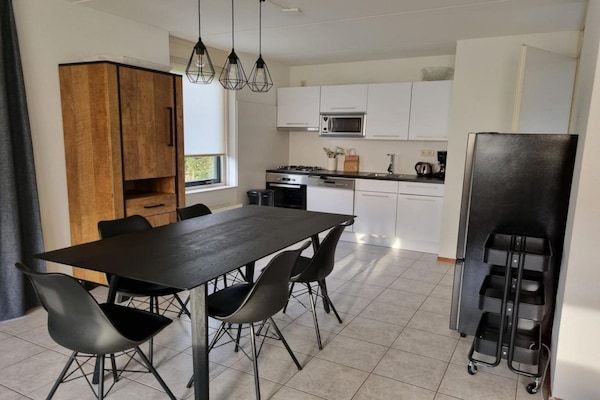 Eetkamer - Vrijstaand huis in Breskens bij de kust in Breskens (3)
