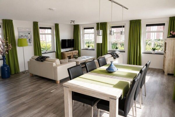 Eetkamer - Gezinsvriendelijk vakantiehuis in Breskens (3)