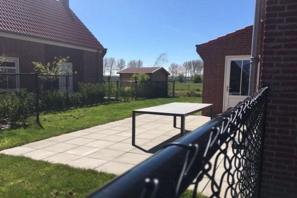 Tuin - Huisdiervriendelijk verblijf met tuin in Breskens (5)