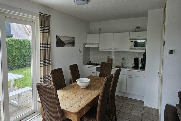 Eetkamer - Moderne strandhut – sauna in Breskens (3)