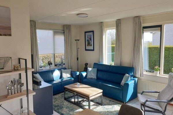 Woonkamer - Vrijstaand huis Breskens bij strand in Breskens (2)