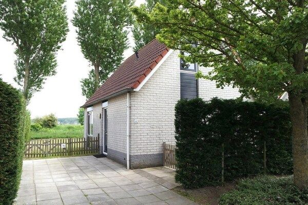 Buitenkant - Vakantiehuis nabij Waterdunen voor 6 personen in Breskens (5)