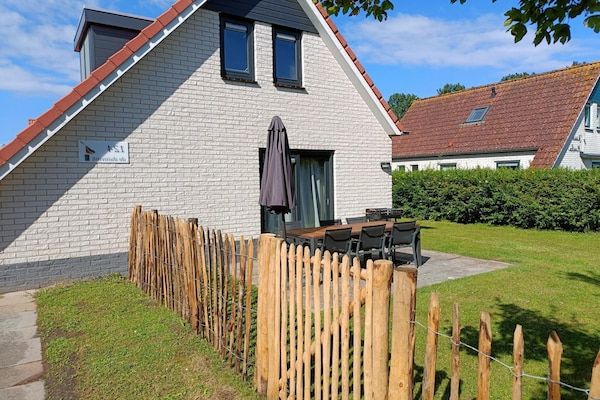 Buitenkant - Bungalow in Breskens bij de kust in Breskens (4)