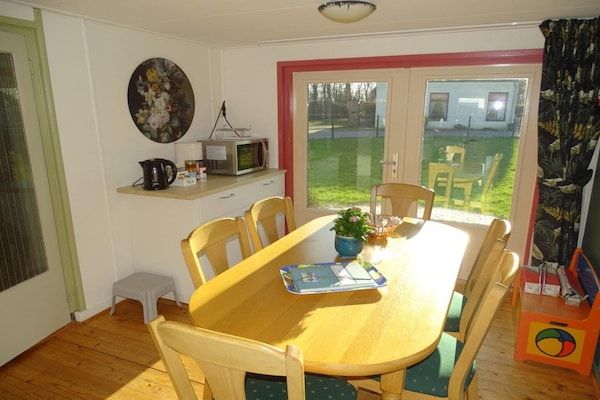 Eetkamer - Huisdiervriendelijke vakantie in Zeeland in Schoondijke (3)