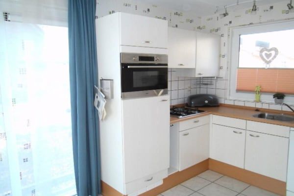 Keuken - Mooie bungalow met tuin in Breskens (4)