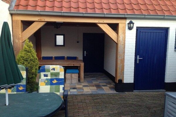 Buitenkant - Historisch huisje met tuin in Breskens (5)