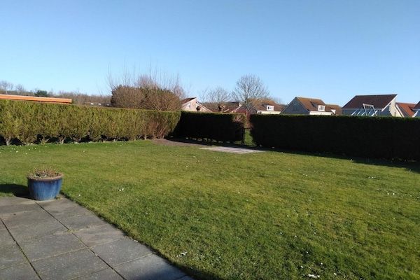 Tuin - Bungalow in Breskens bij Strand en Duinen in Breskens (4)