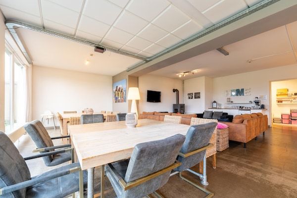Eetkamer - Fantastische groepsvilla op de Veluwe in Teuge (5)