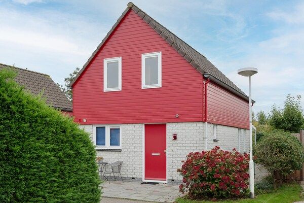 Buitenkant - Vakantiehuis in Zeeland met tuin in Wemeldinge (1)