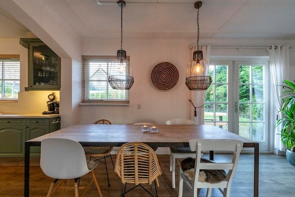 Eetkamer - De Buitenplaats 134 villa met omheinde tuin in Callantsoog (3)