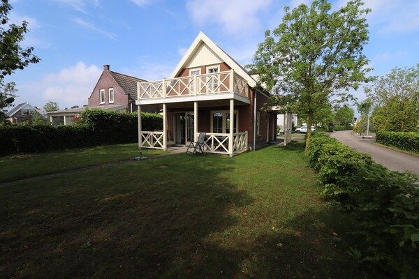 Buitenkant - Bungalow in Zuytland aan Water en Natuur in Simonshaven (1)