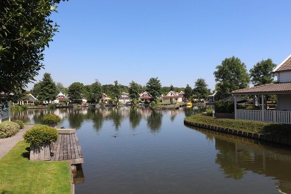 Uitzicht - Zonovergoten bungalow in Simonshaven in Simonshaven (2)