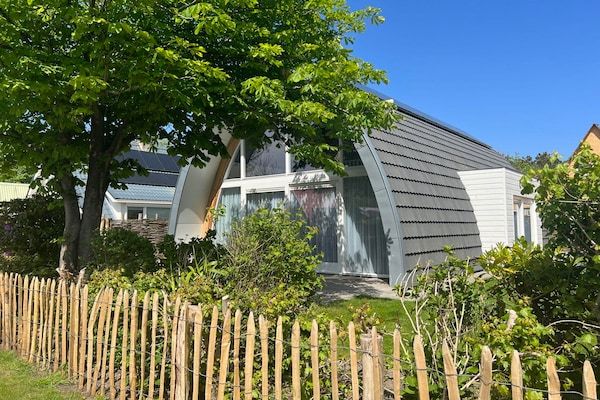 Buitenkant - Kustvilla met jacuzzi in Groote Keeten (1)