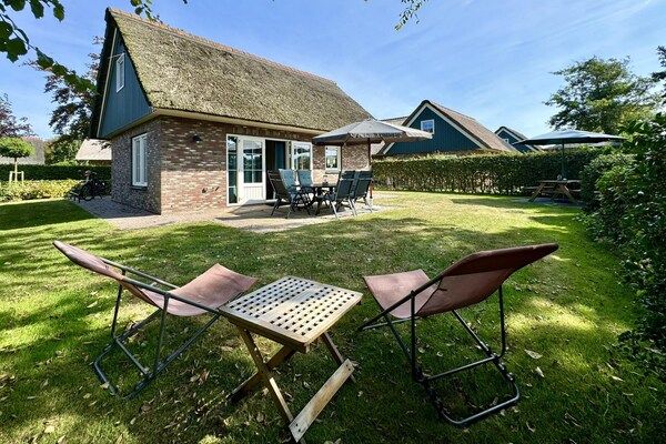 Buitenkant - Luxe villa dichtbij zee, strand en bos in Sint Maartenszee (1)