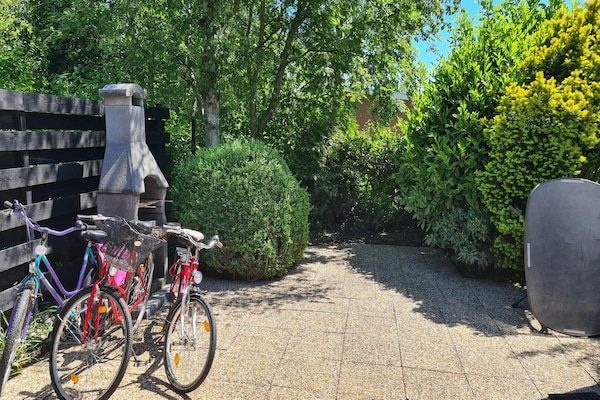 AreaSummer1KM - Vakantiehuis met groot terras in Sint Maartenszee (2)