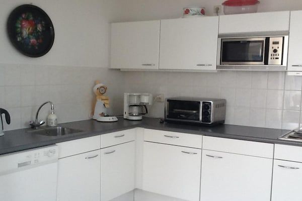 Keuken - bungalow voor 6 personen, vlakbij het strand in Sint Maartenszee (4)