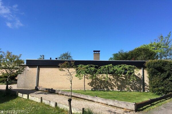 Buitenkant - Bungalow met terras op het zuiden in Sint Maartenszee (3)